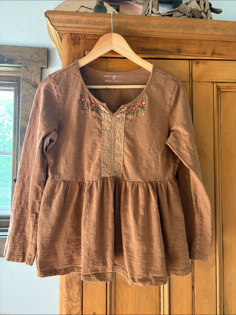April Cornell top